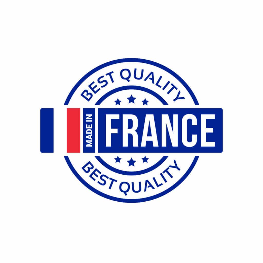 Un badge avec la metion "made in France" et "Best quality" avec les couleurs bleu, blanc et rouge du drapeau français